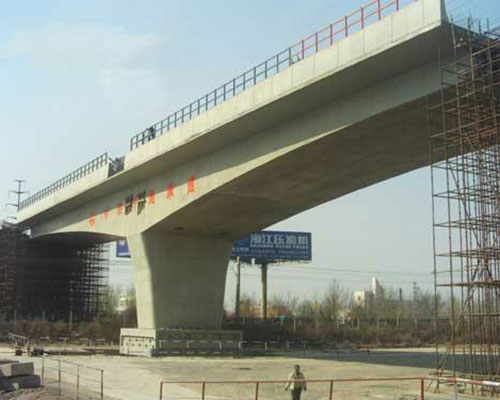 德濱高速跨京滬鐵路高架橋水平轉體